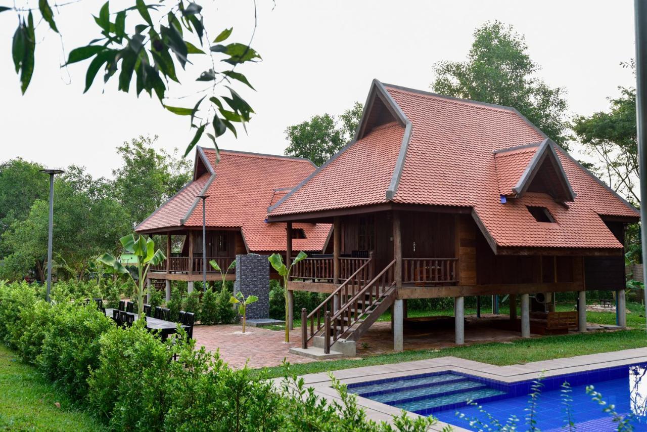 Double/Twin Bungalow Private Pool - Free Pickup