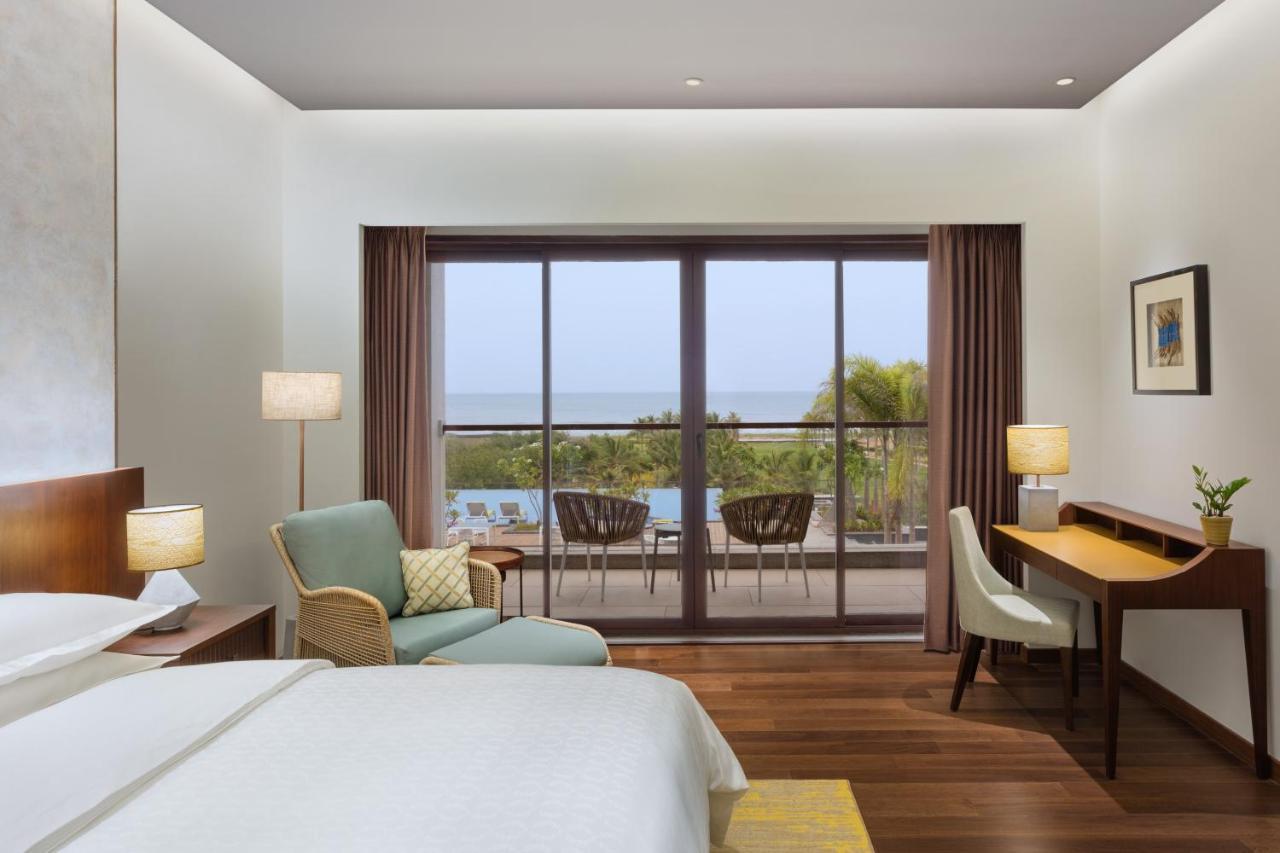Sea View Top Floor Deluxe Guest Room King - Complimentary HiTea by the Beach, 10% discount on Spa and transportation services