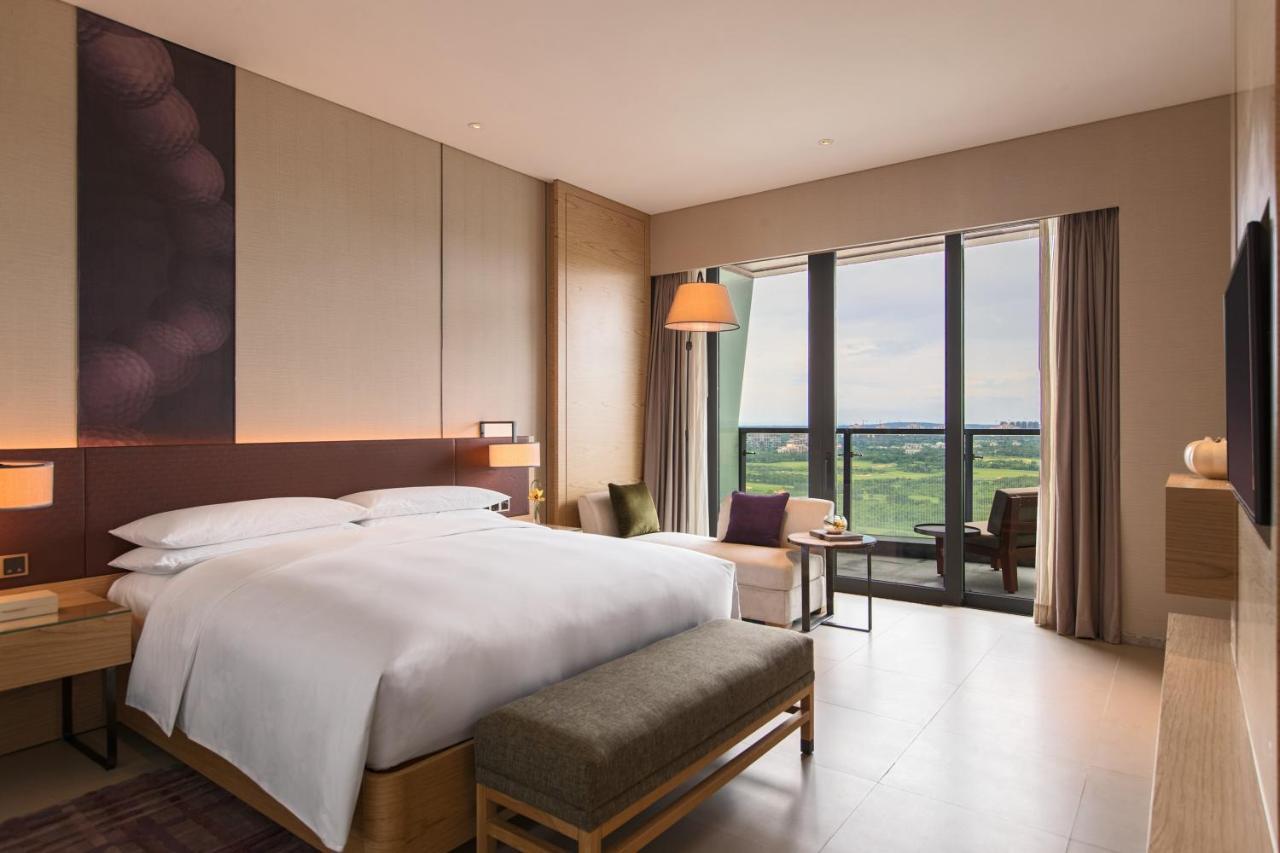 Club Golf View Room, Club lounge access, Guest room, 1 King