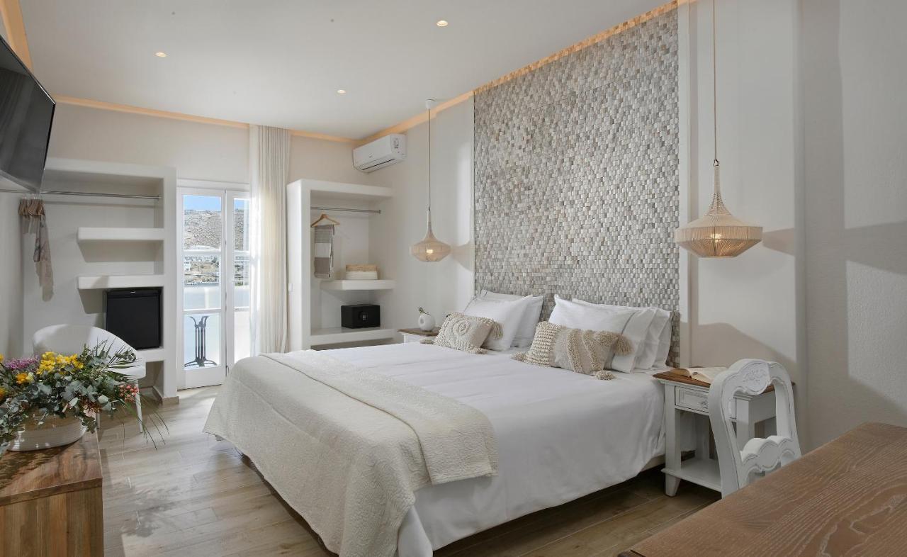 Deep Blue Triple Room with Sea View