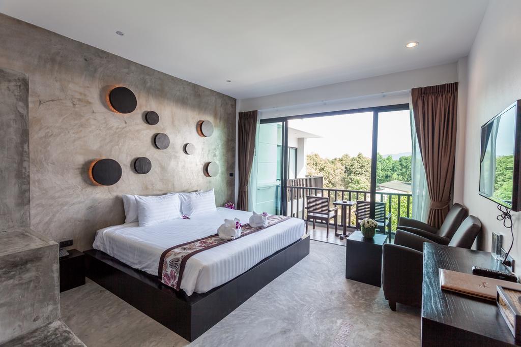 Superior Double or Twin Room with Pool View