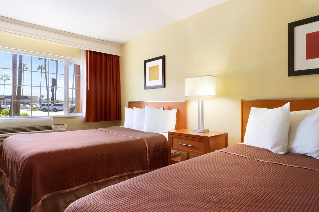 Queen Room with Two Queen Beds - Non-Smoking