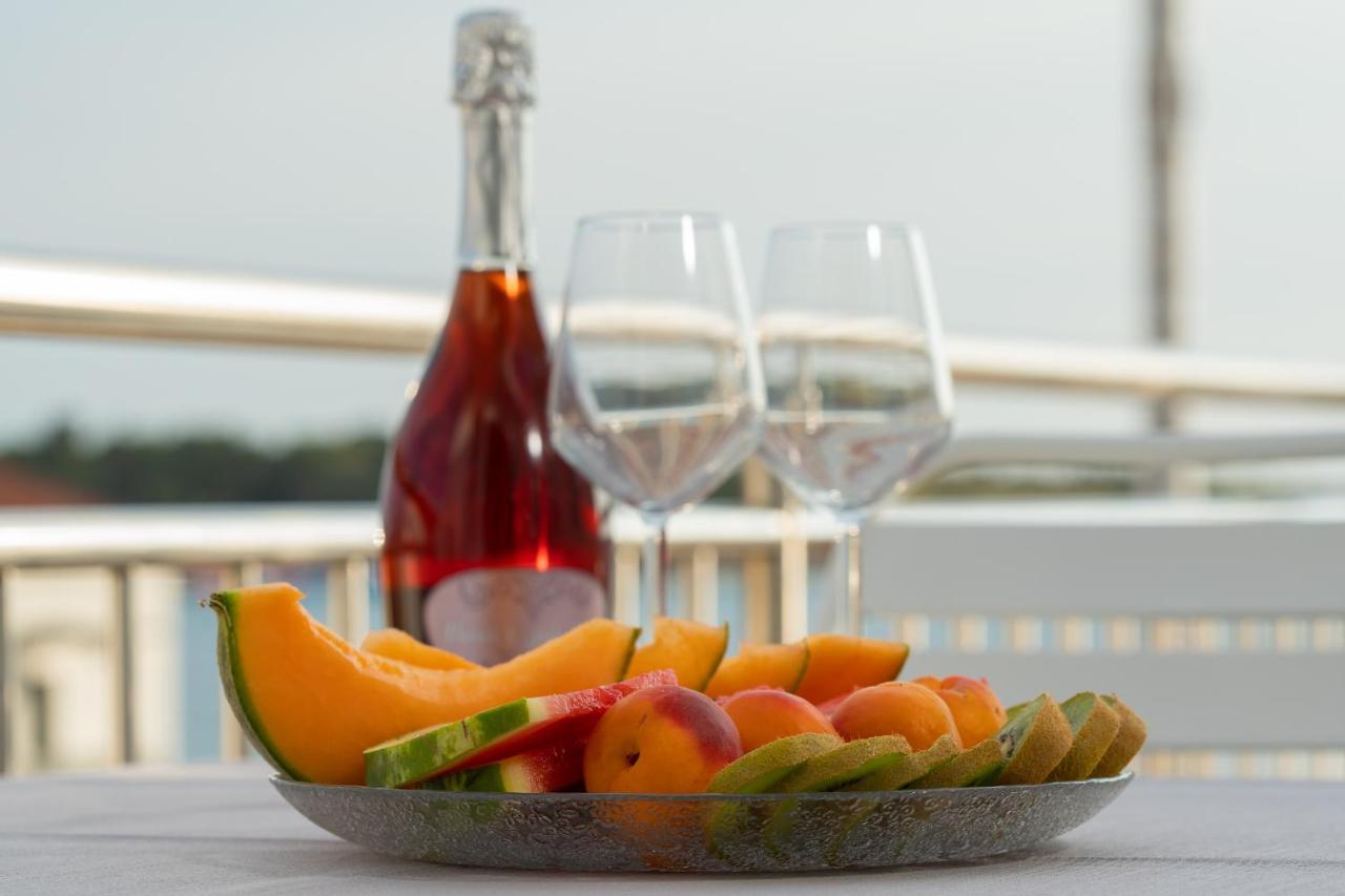 Deluxe Suite with Sea View