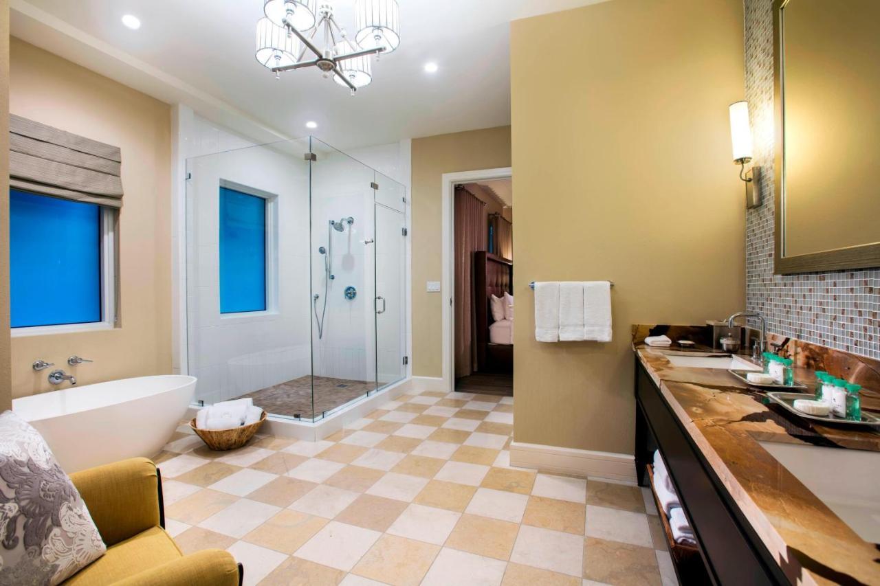 Bedroom Beach House Colonial home Bay view Pool access