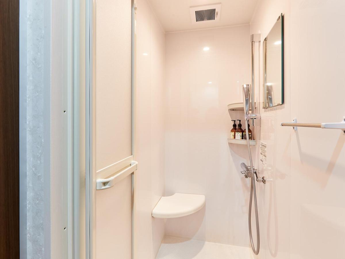 Wide Single Room with Shared Shower and Toilet (Male Only)