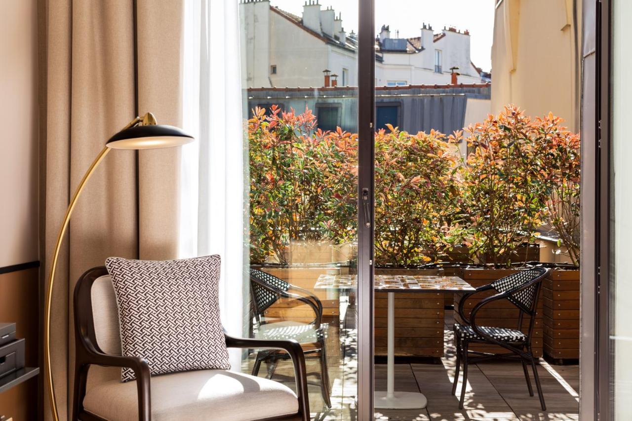 Deluxe King Room with Balcony