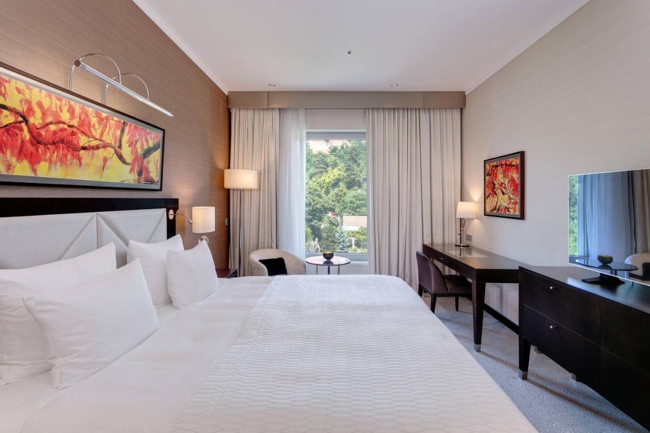 Danube Suite, Grand Living Room access level, 1 King