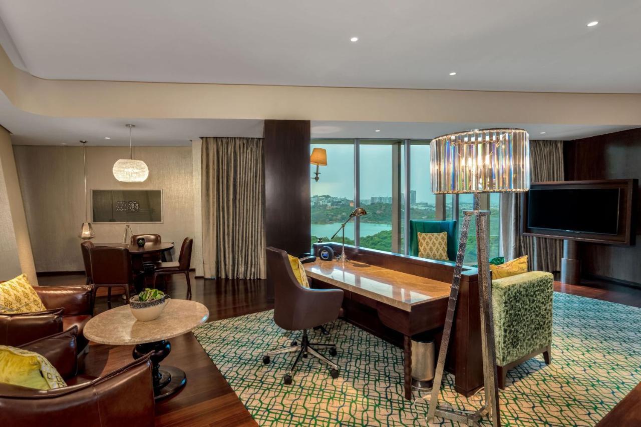 Luxury Suite with Balcony