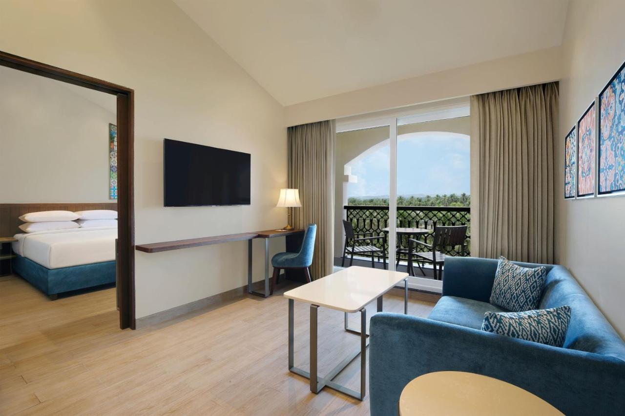 Fairfield Suite- Kids’ swim classes + 15% off Food & Beverage - Happy Hours 1+1 on Select Drinks (11:00 AM - 7:00 PM)