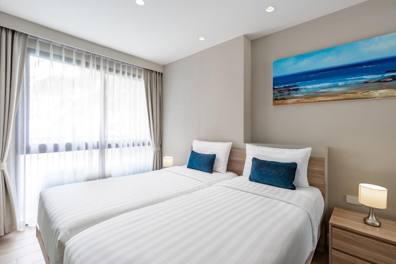 Grand Deluxe Suite Hollywood Twin Pool View