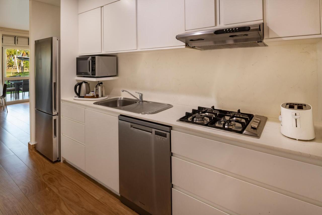 Deluxe One-Bedroom Apartment