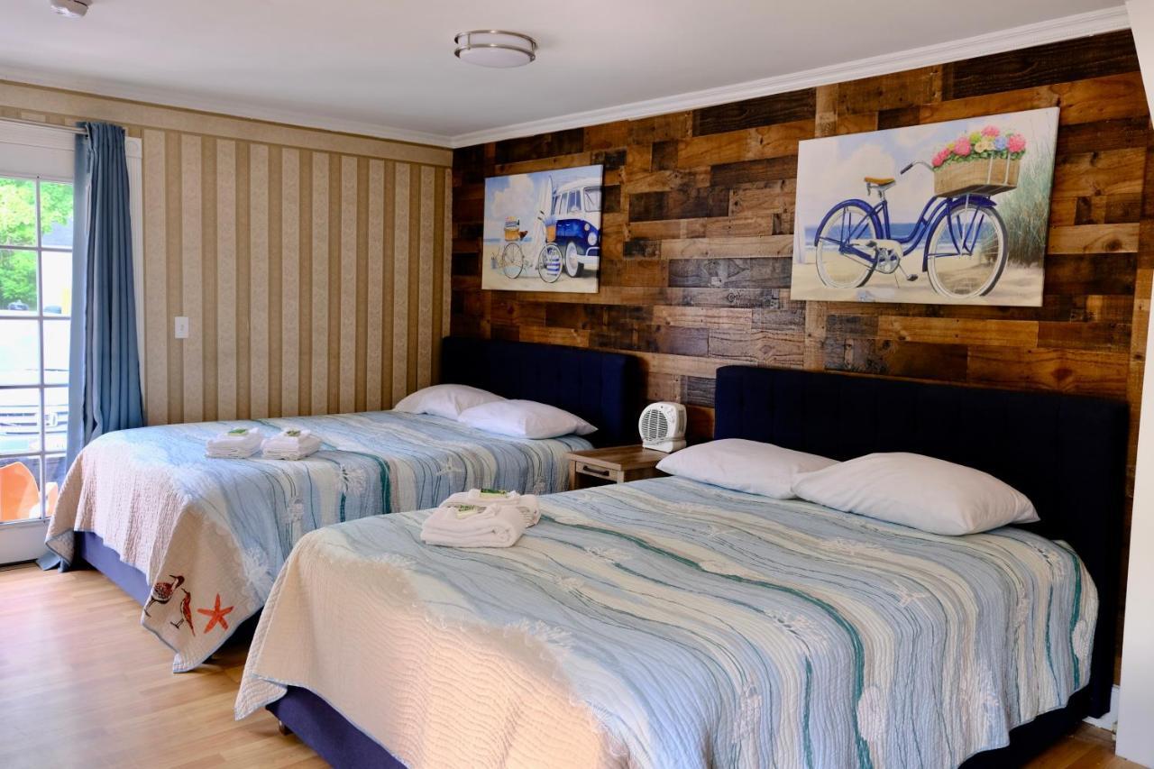 Deluxe Queen Room with Two Queen Beds