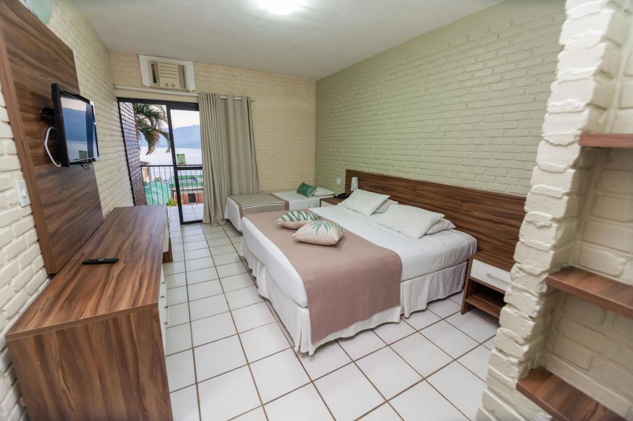 Standard Room with Partial Sea View