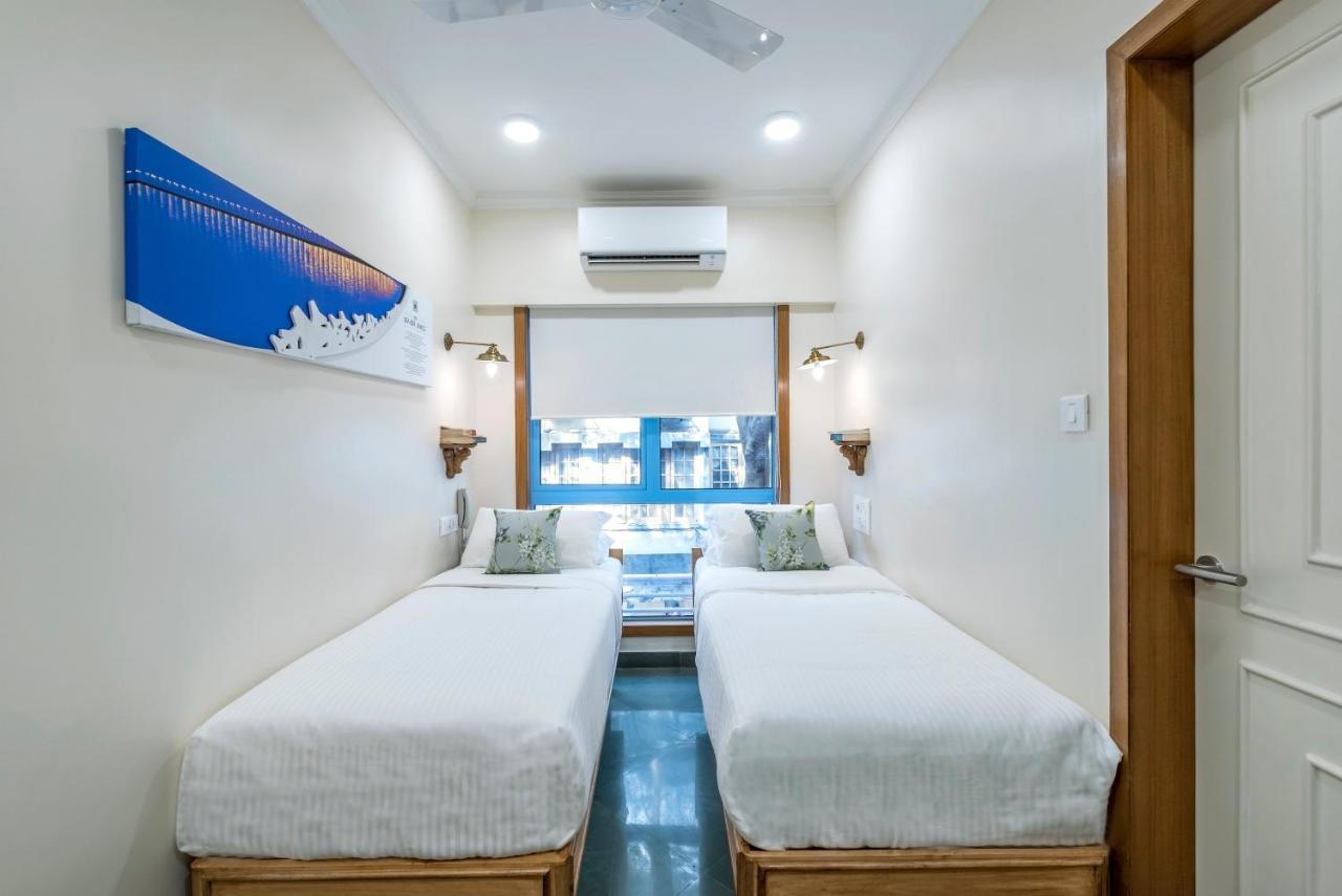 Luxury Room Twin Bed with Complimentary Hi-Tea served with Veg Snack and Live Music during Breakfast Hours