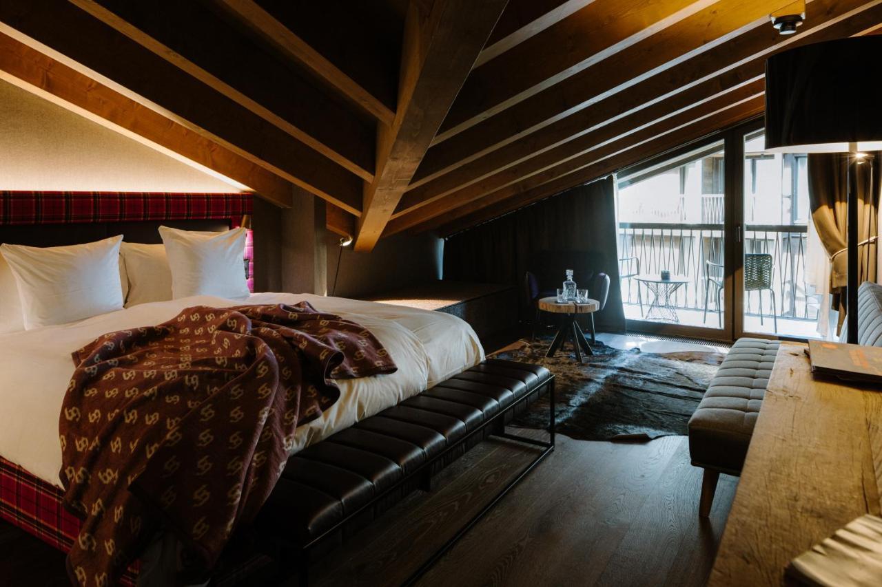 Essential King Room