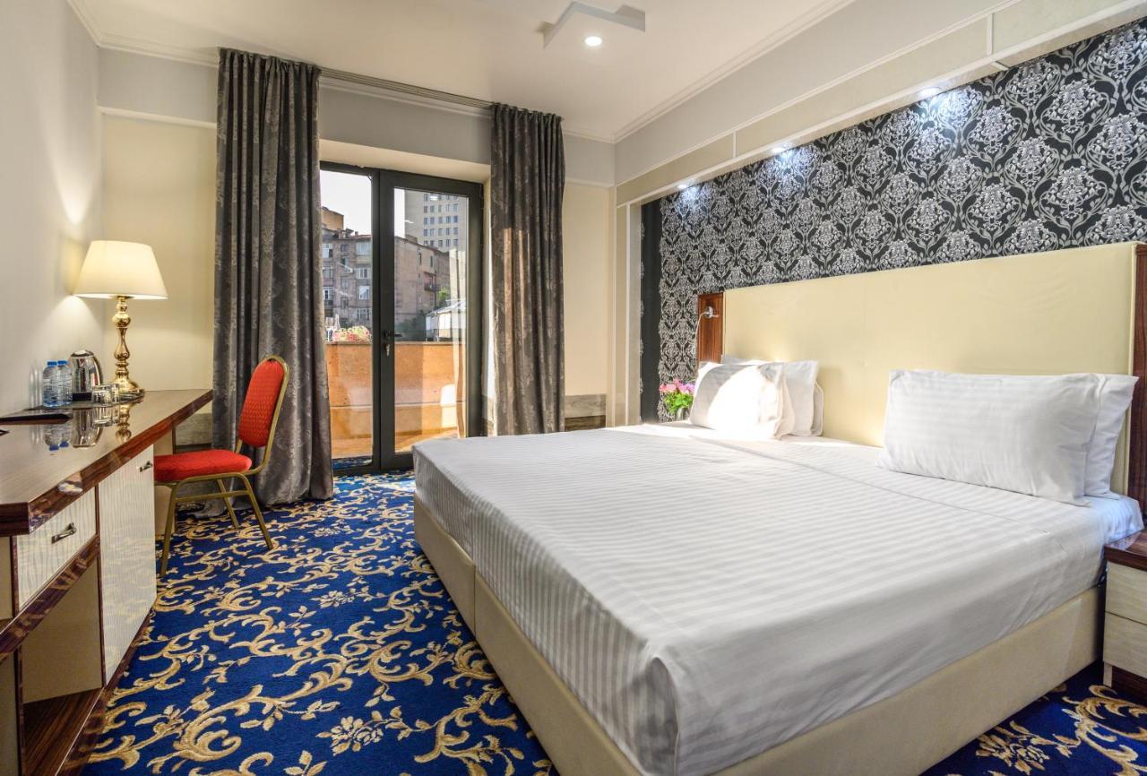Deluxe Double or Twin Room with Balcony