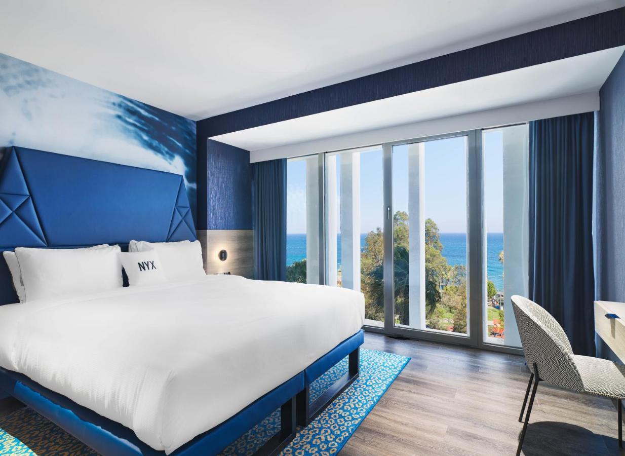 Design Double Star Front Sea View