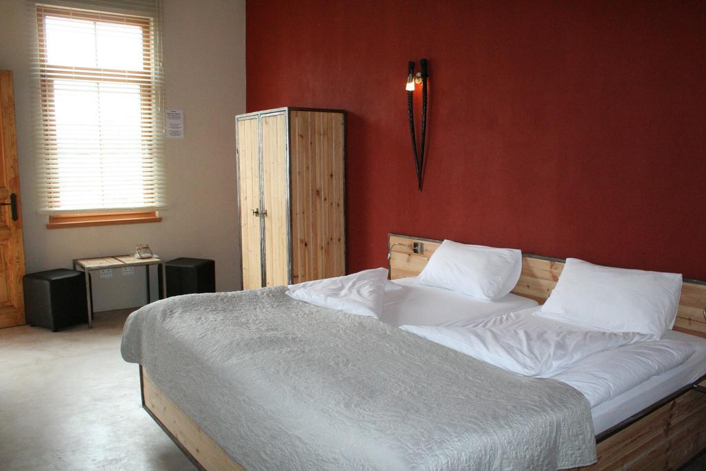 Superior Double or Twin Room with Partial Sea View