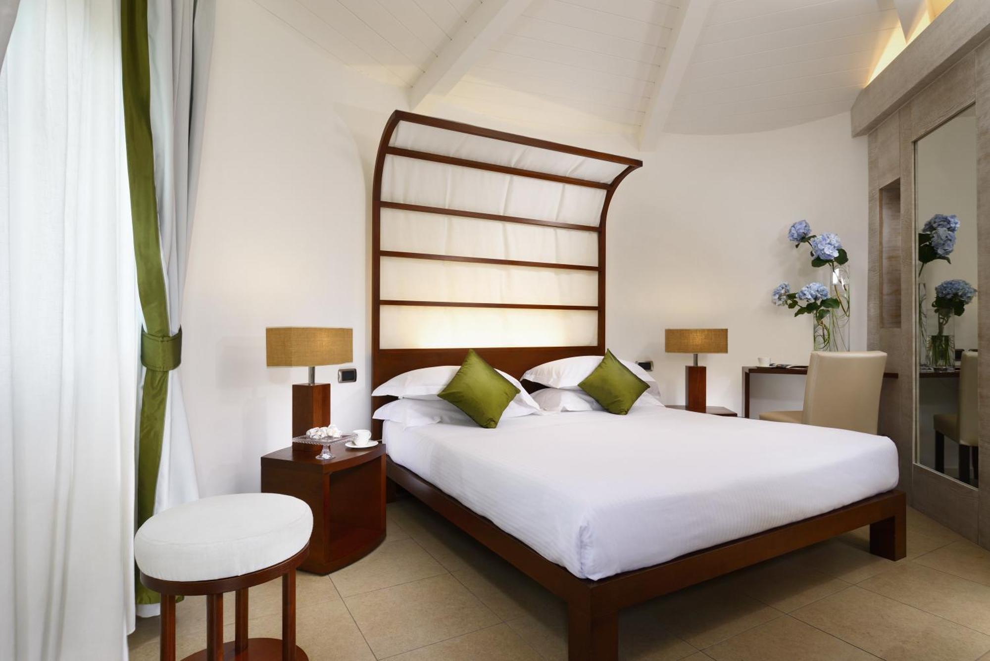 Superior Double Room with Hot Tub and Sea View