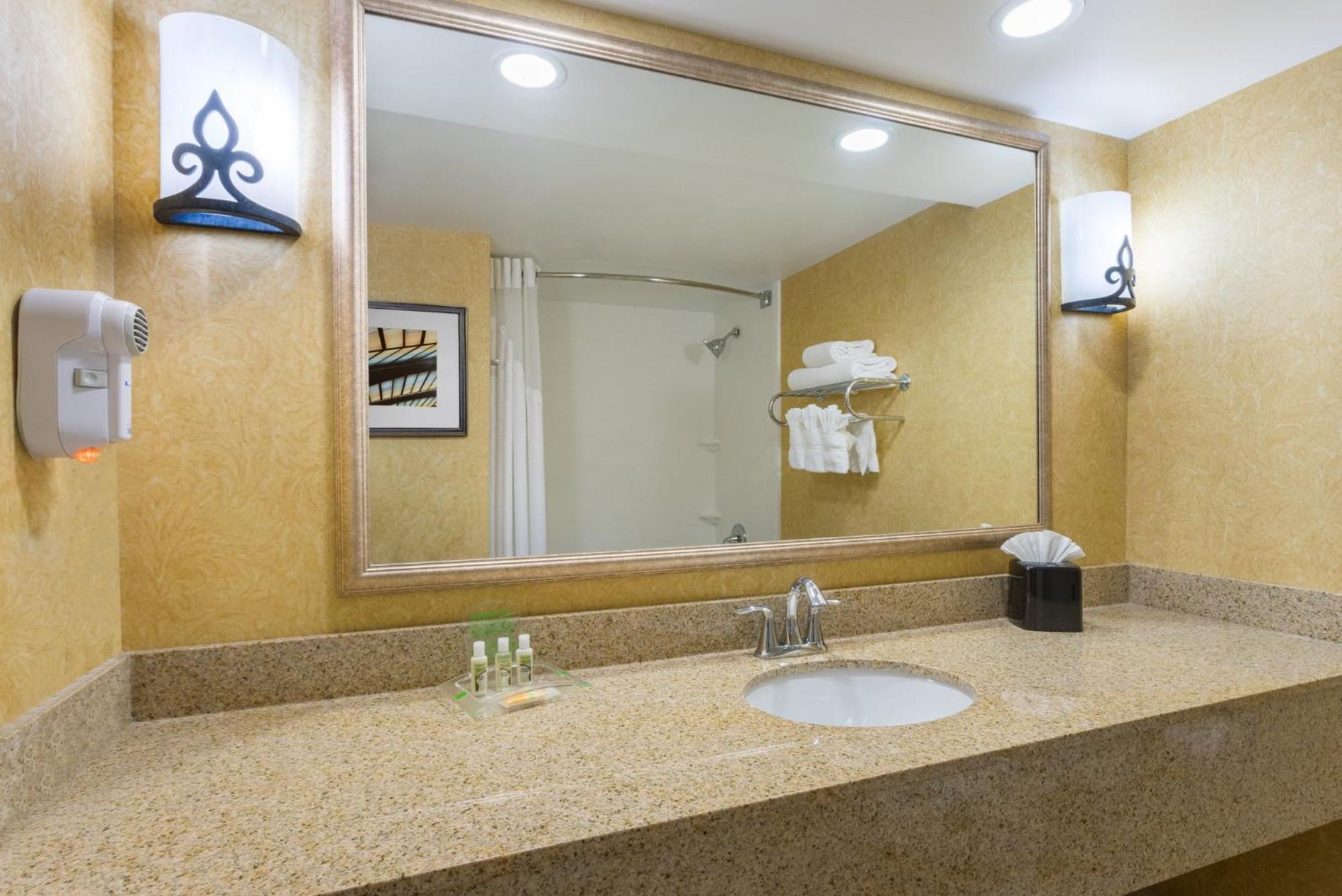 Premium Queen Room with Two Queen Beds