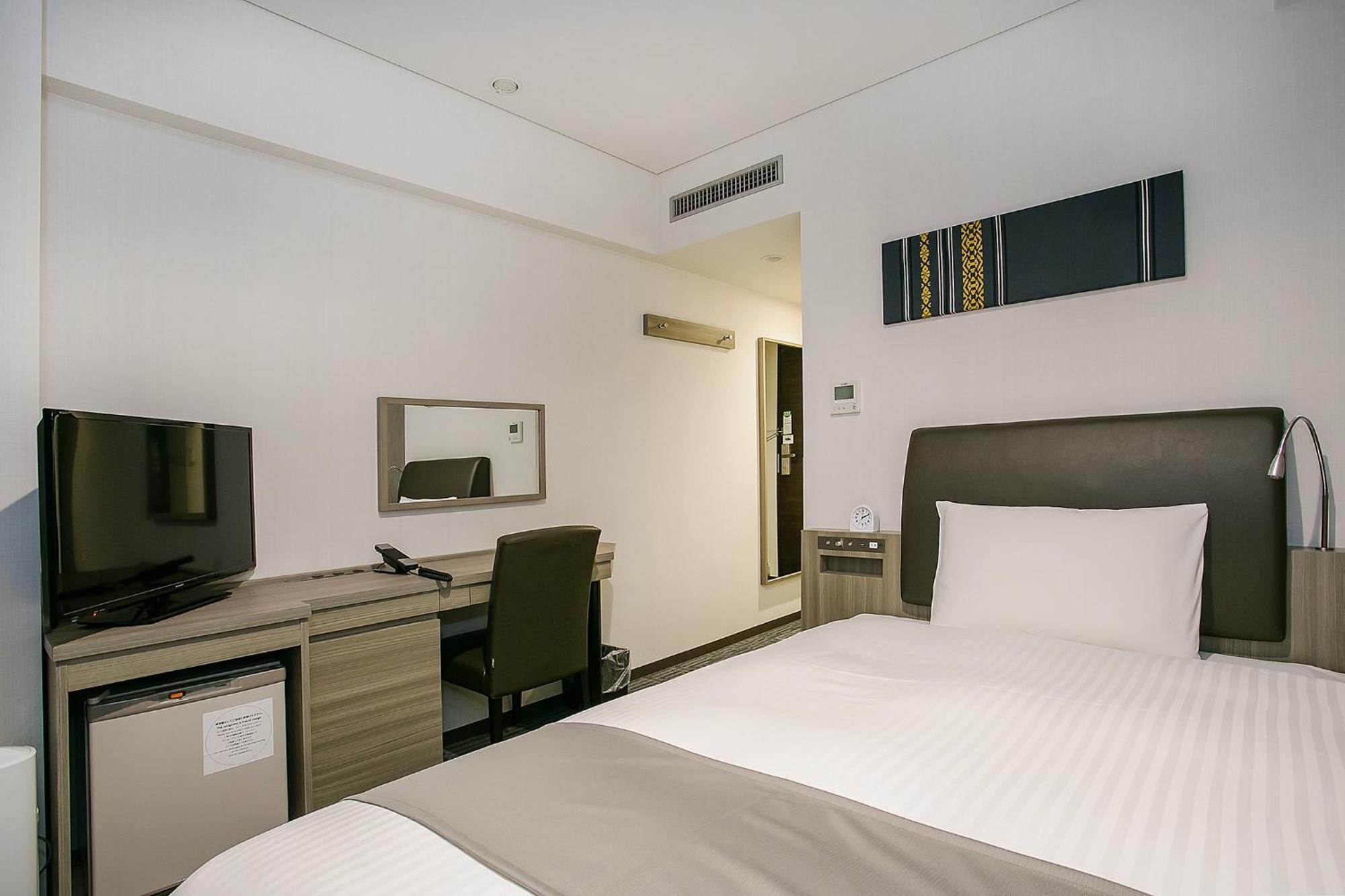 Double Room with Small Double Bed with Fuji Mountain Glass - Non-Smoking