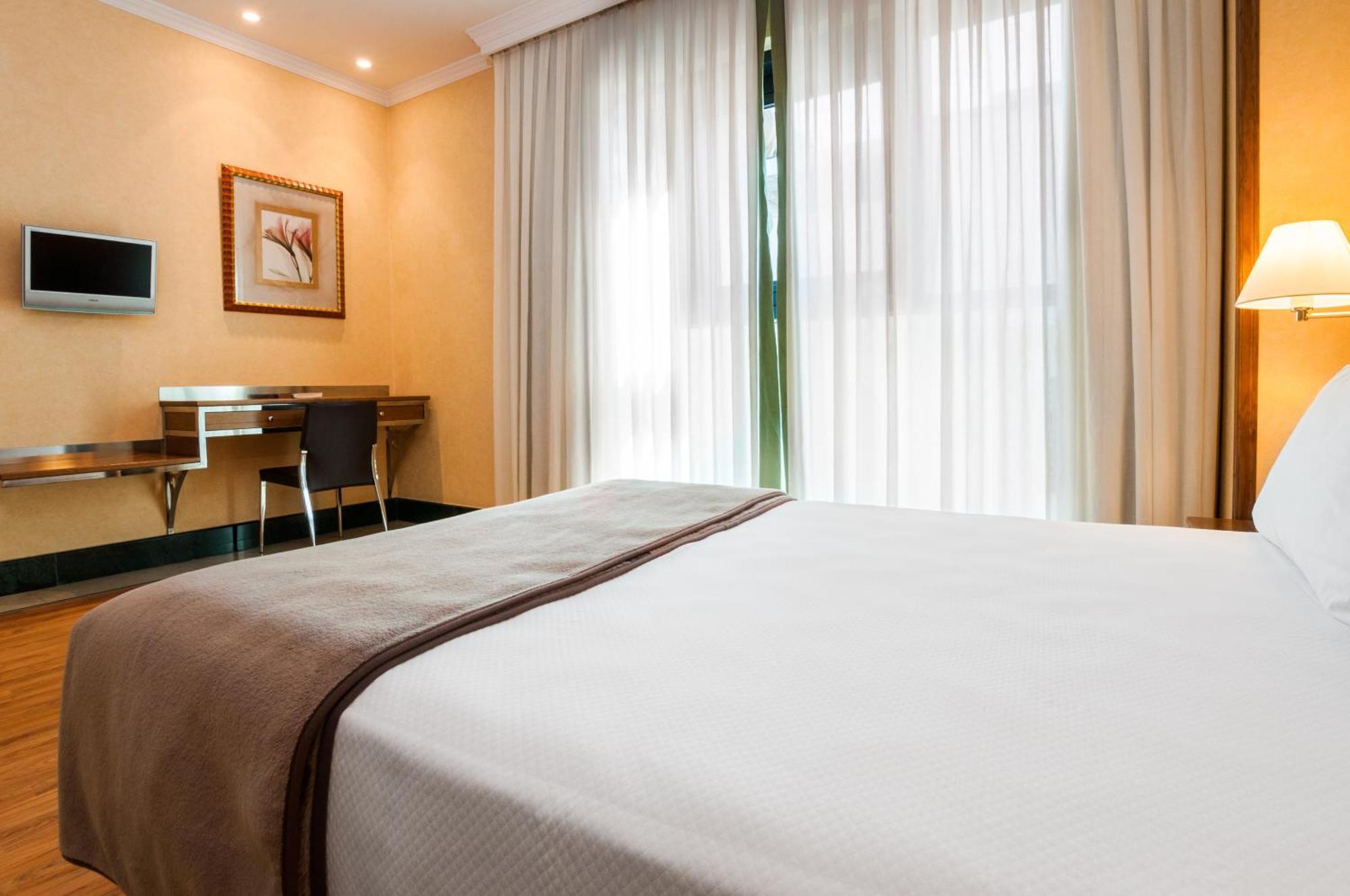 Double Room (1 Adult)