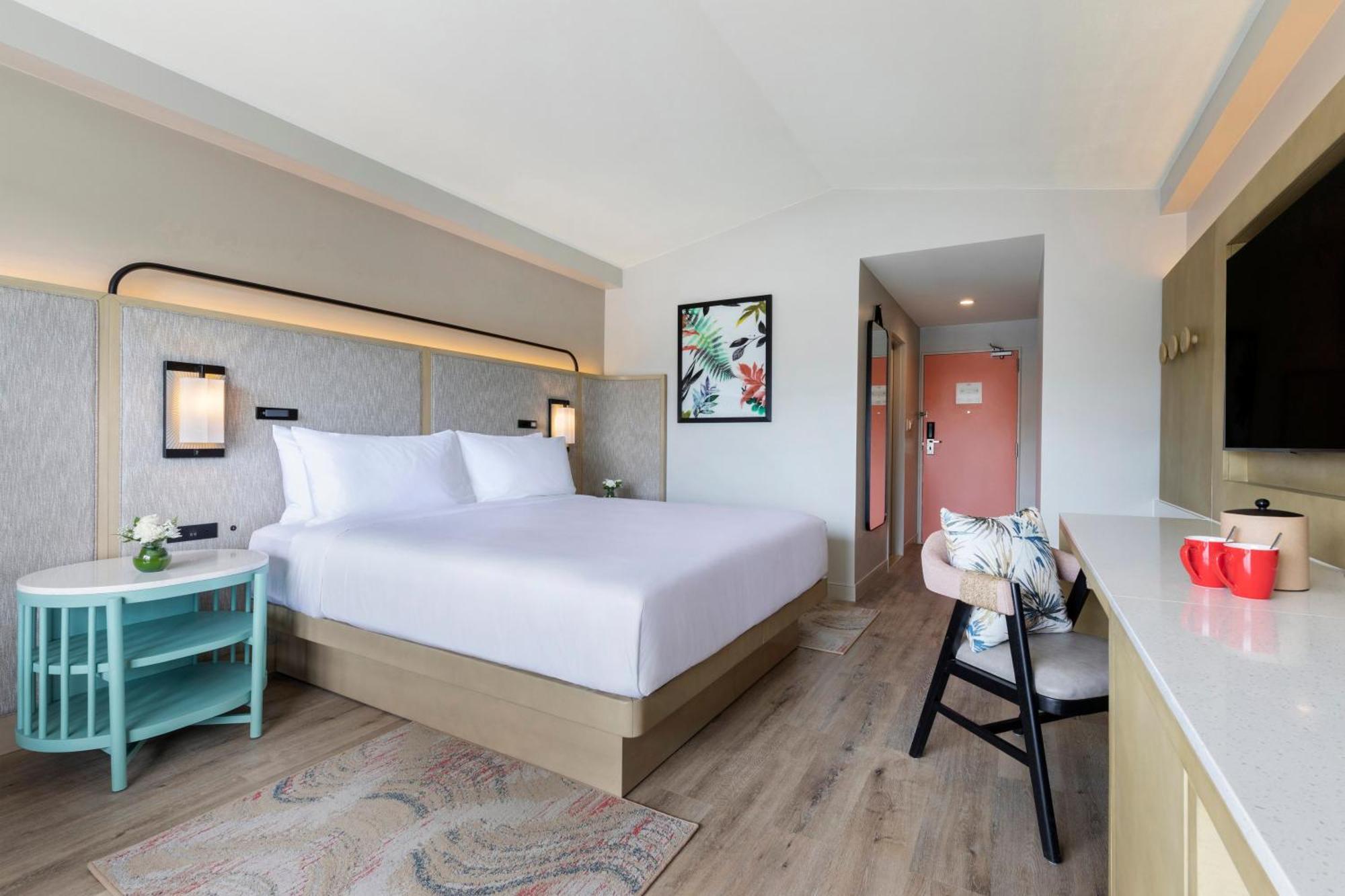 Superior King Room with Sea View Non-Smoking