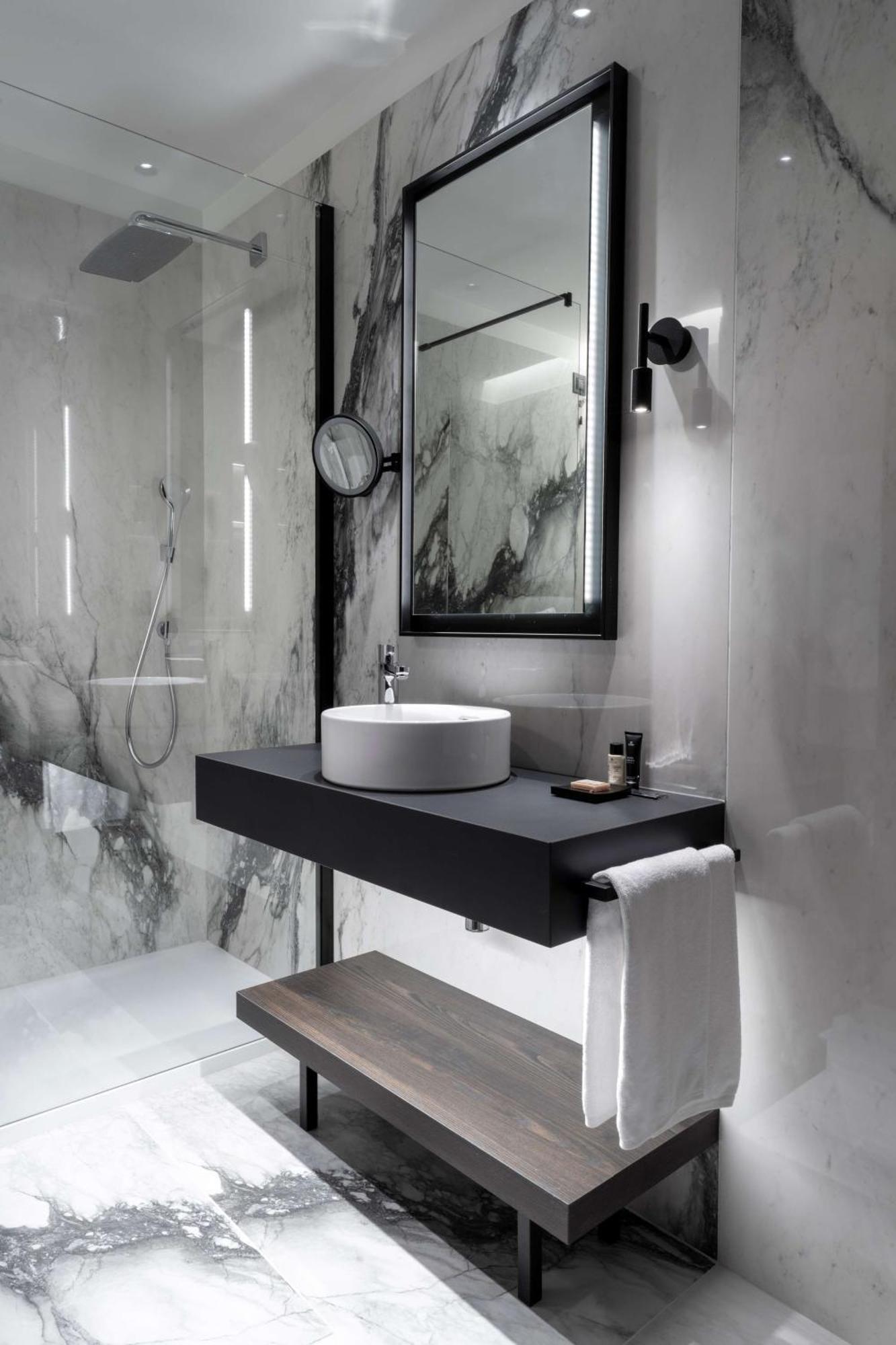 Junior Suite with City View