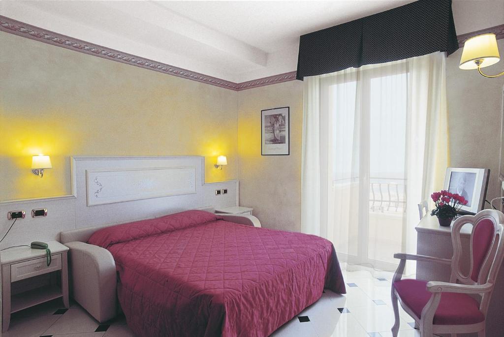 Studio (2 Adults)
