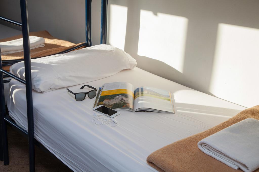 Bed in 6-Bed Mixed Dormitory Room