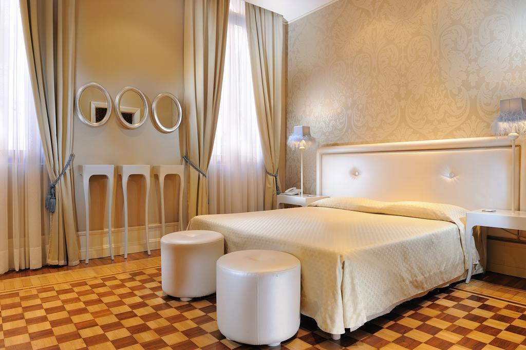 Exclusive Double Room with Canal View