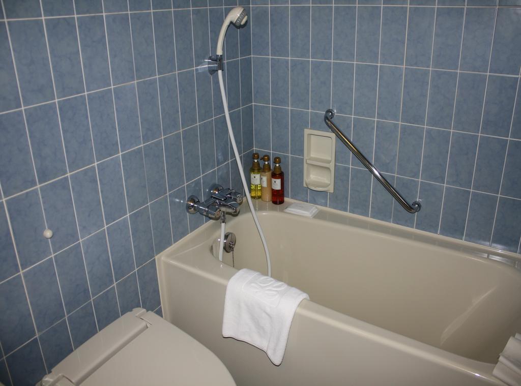 Standard Twin Room - Single Use - Non-Smoking