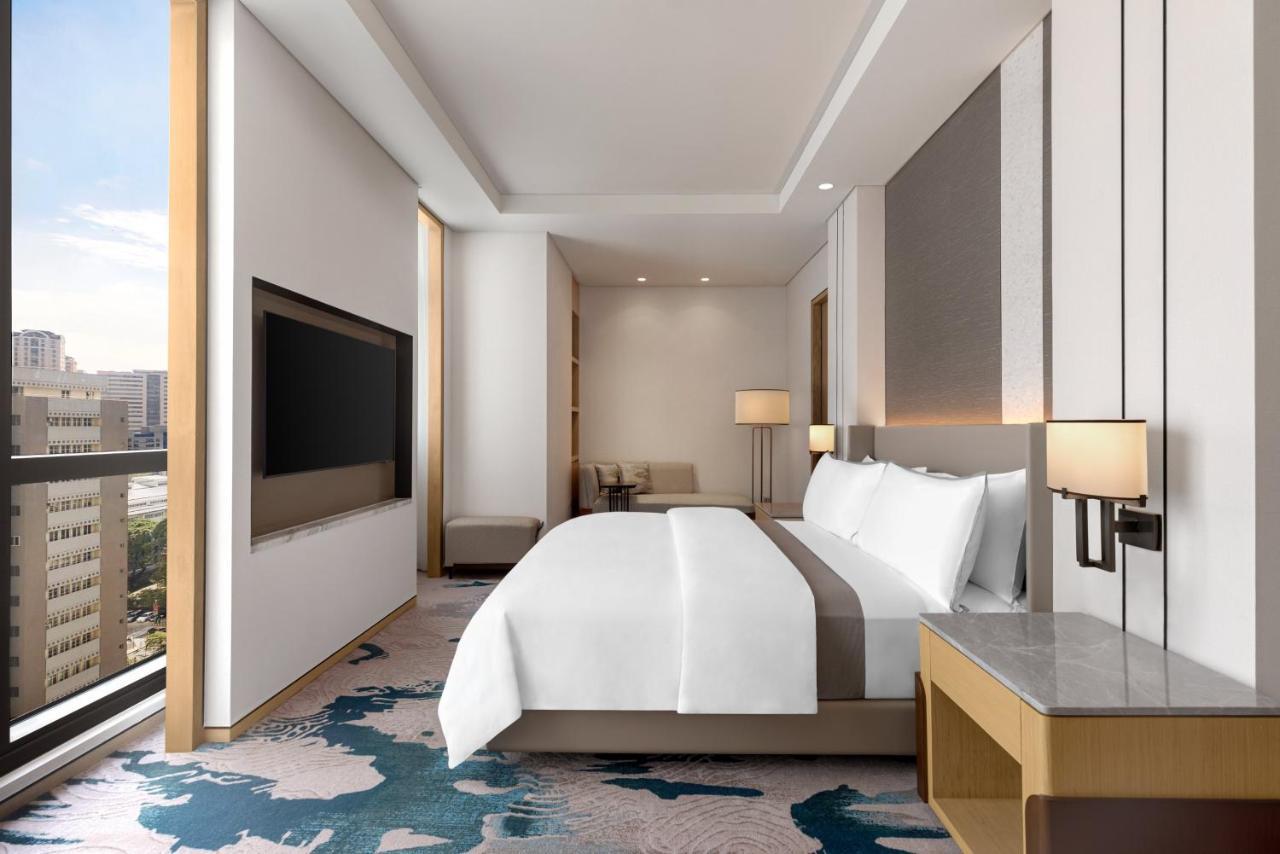 Deluxe King Room with City View