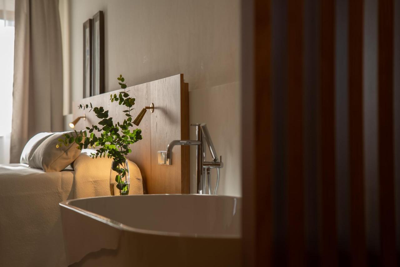 Deluxe Double Room with Bath