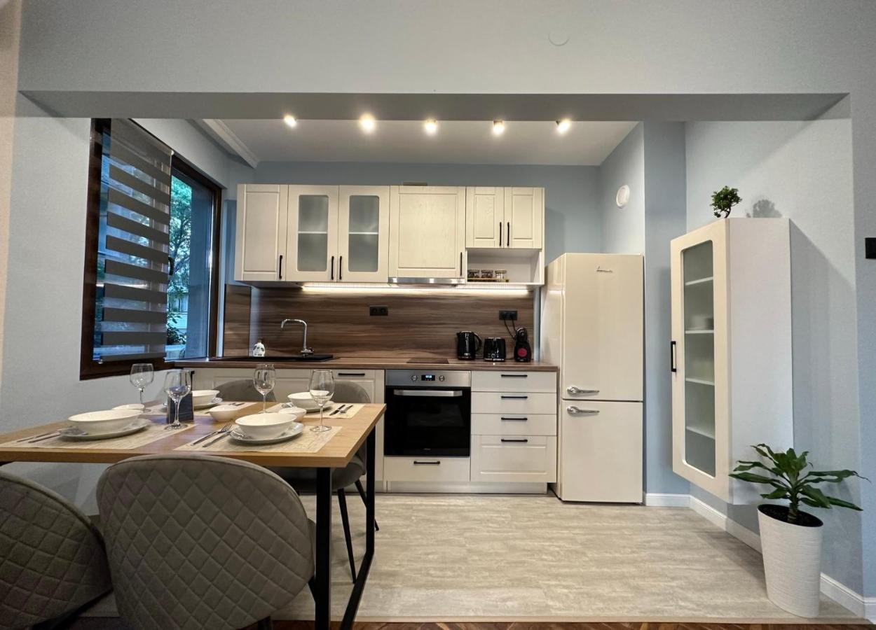 One-Bedroom Apartment with Balcony