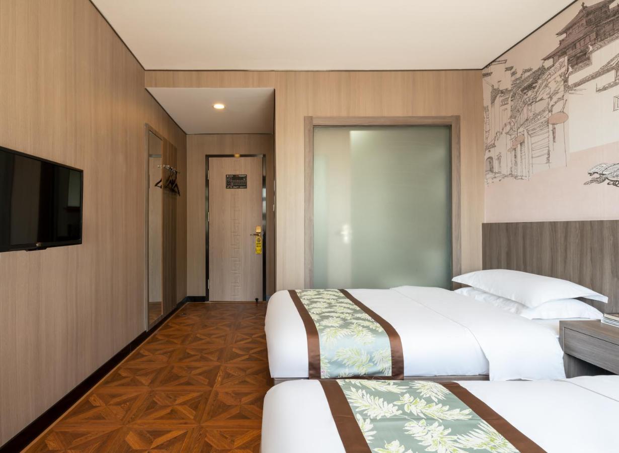 Twin Room with Private Bathroom