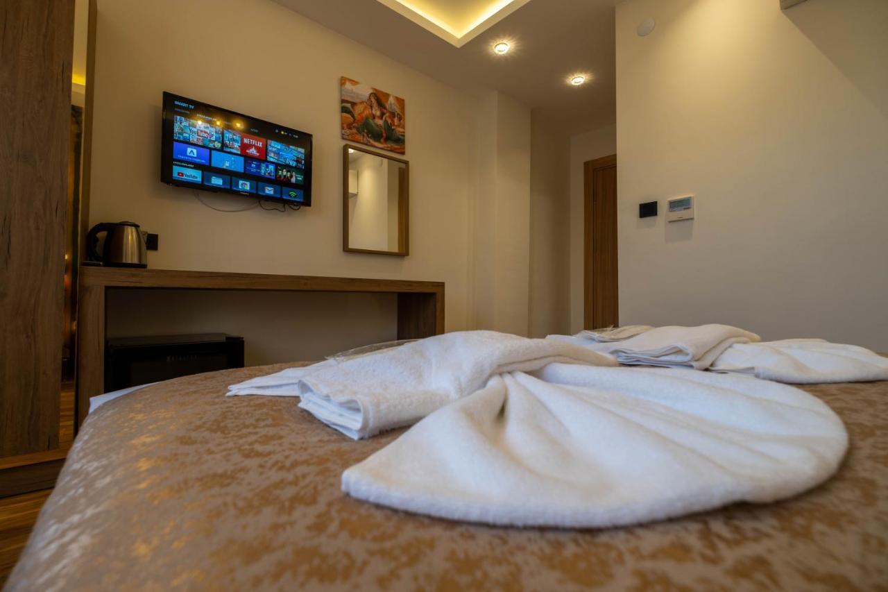 Deluxe Double or Twin Room with City View