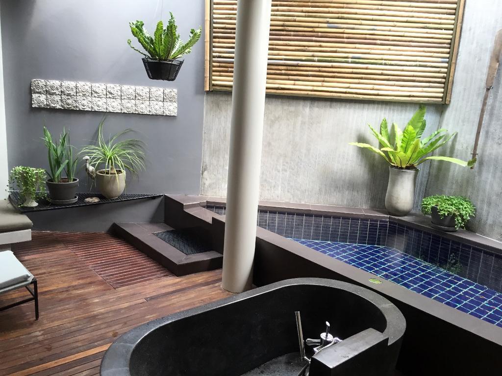 In Love Plunge Pool