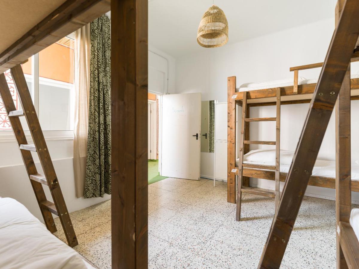 Bed in 10-Bed Mixed Dormitory Room