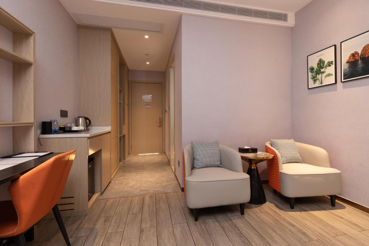 Deluxe Queen Room