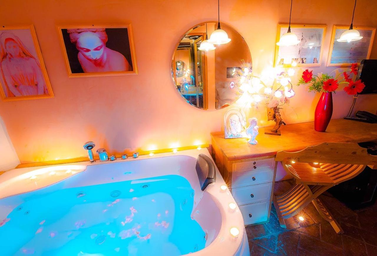 King Room with Spa Bath