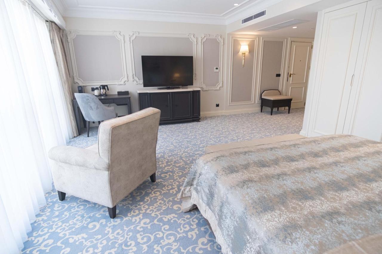 Exclusive Room with City View
