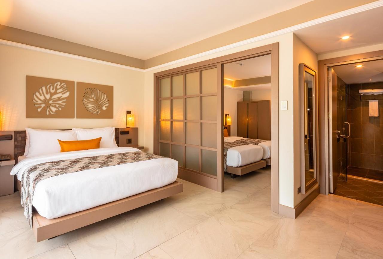 Family Deluxe Room with Pool Access