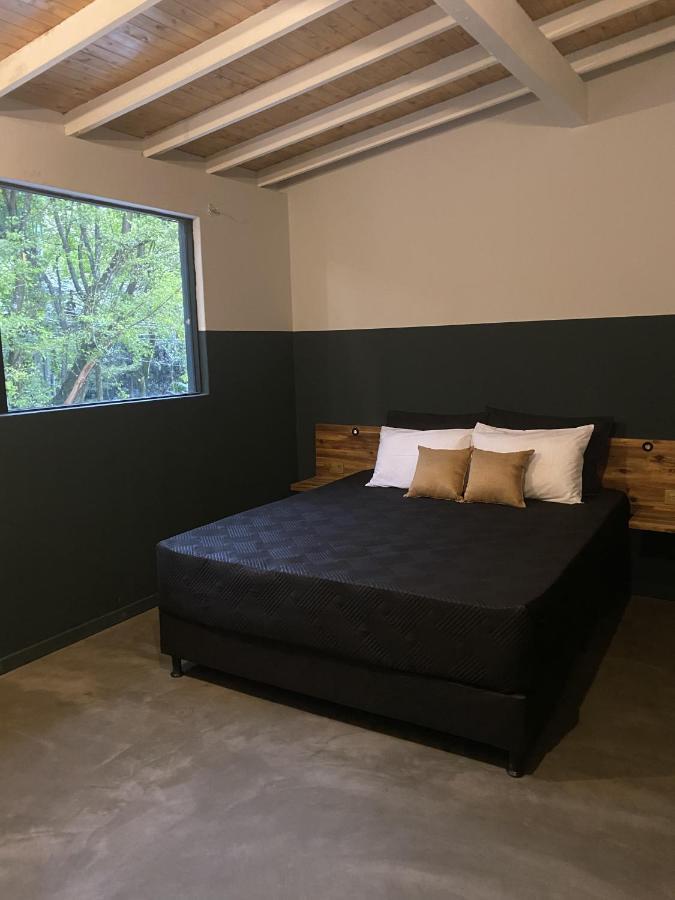 Standard Queen Room With Private bathroom