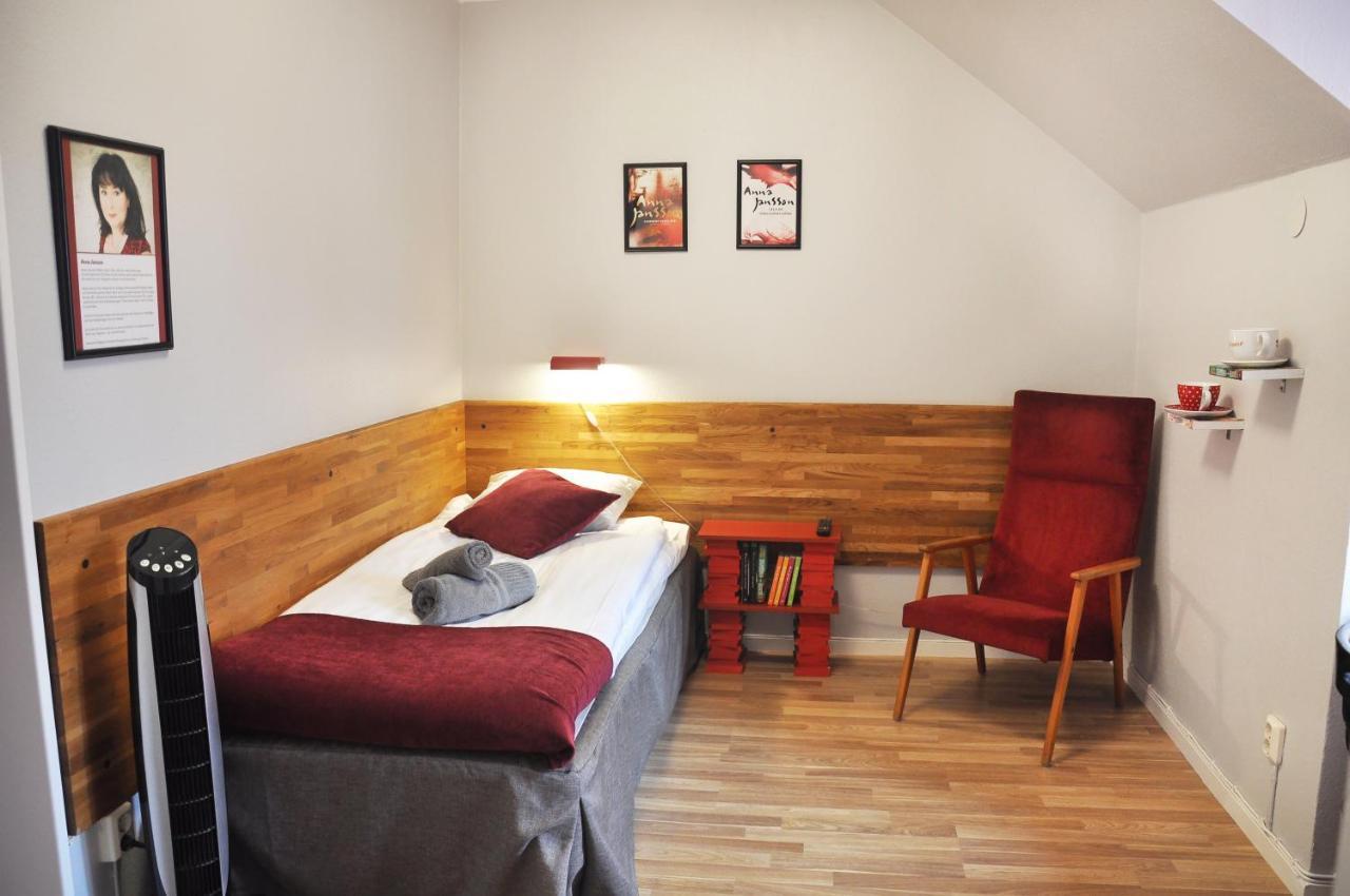 Single Room with Private Bathroom