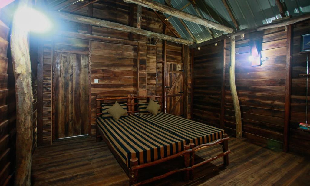 Double or Twin Room with Mountain View