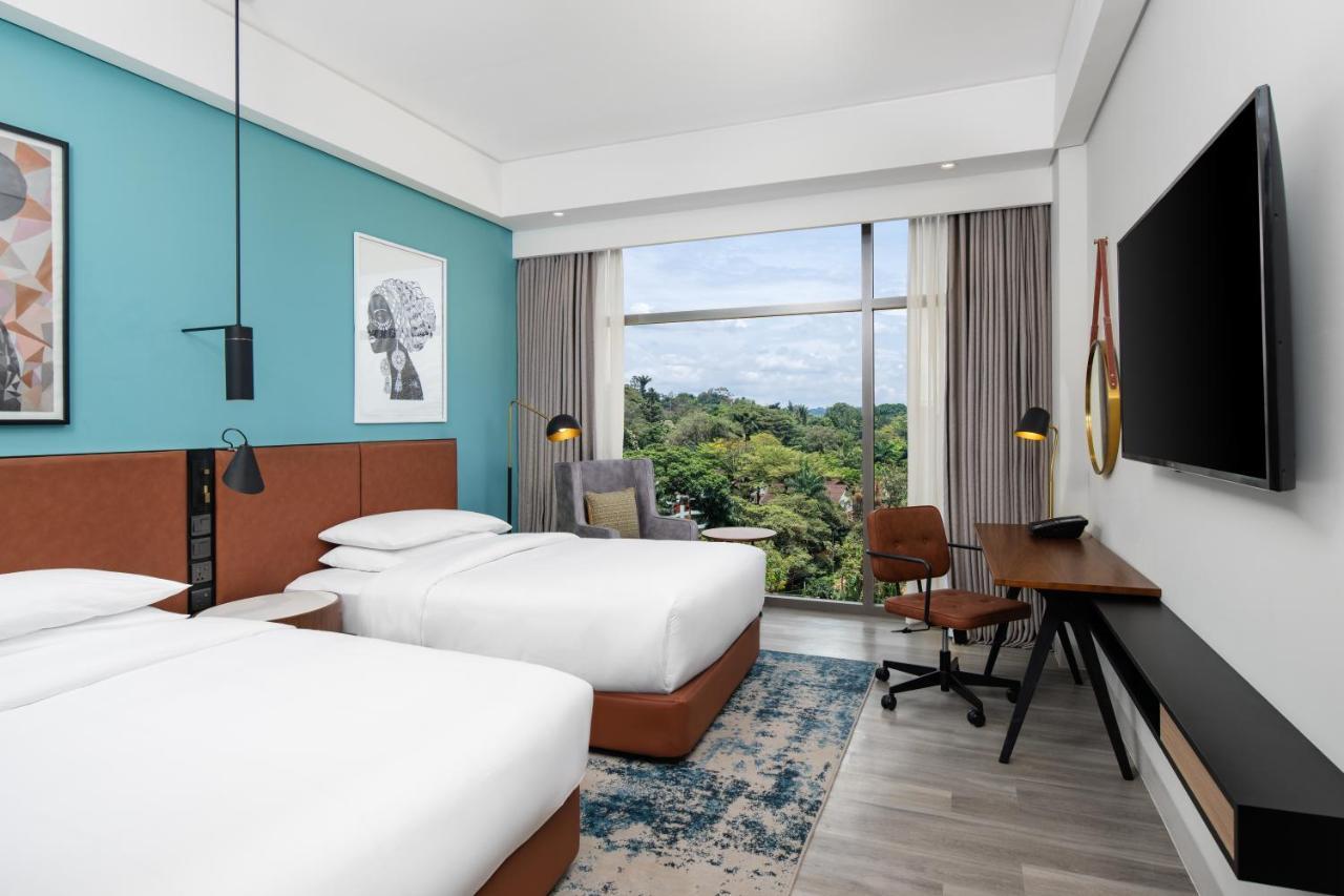 Standard Twin Room with City View