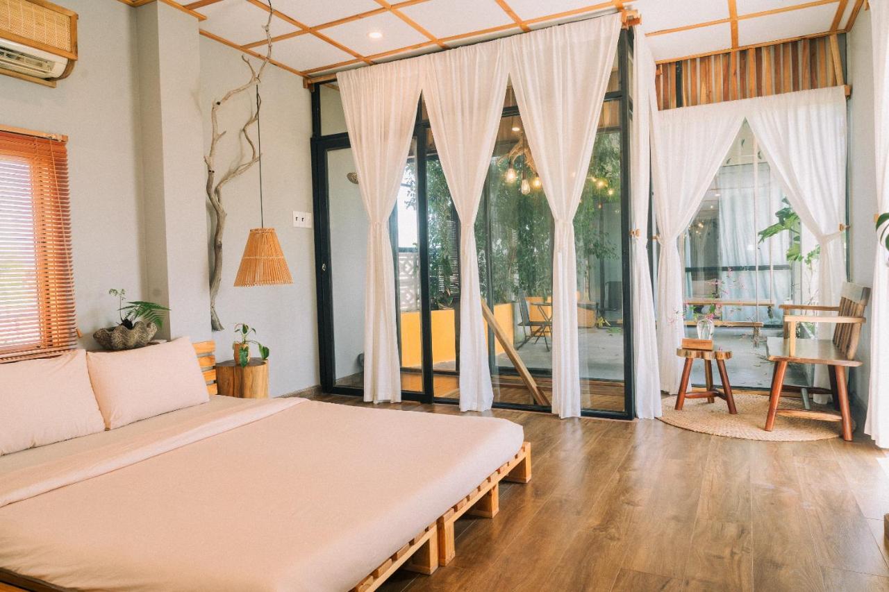 Queen Room with Balcony