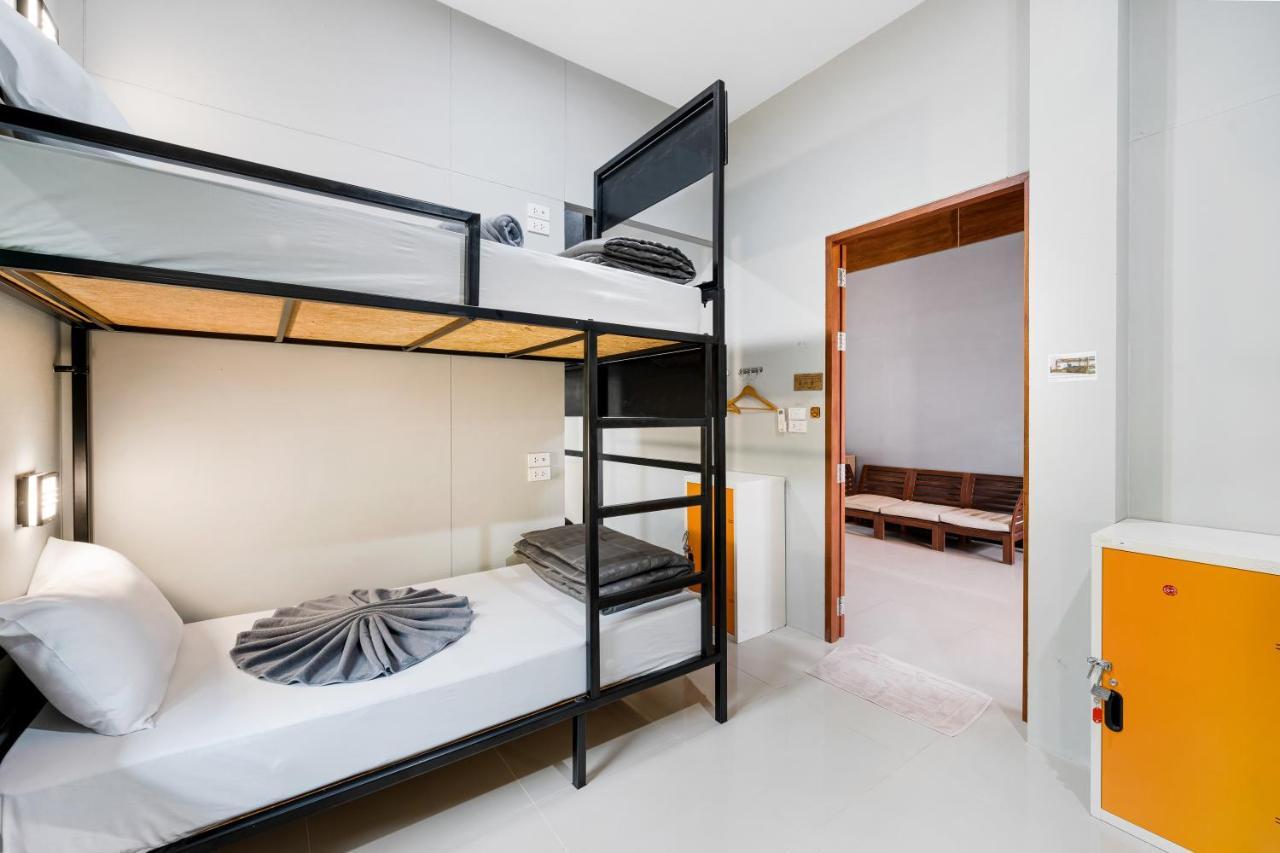 Bed in 8-Bed Mixed Dormitory Room