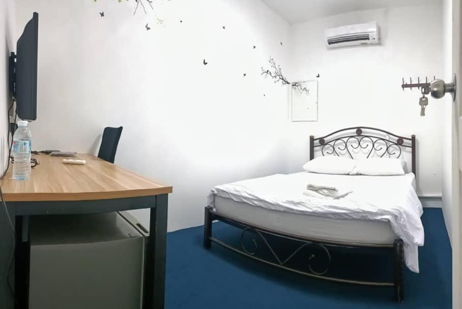 Double Room with Shared Bathroom